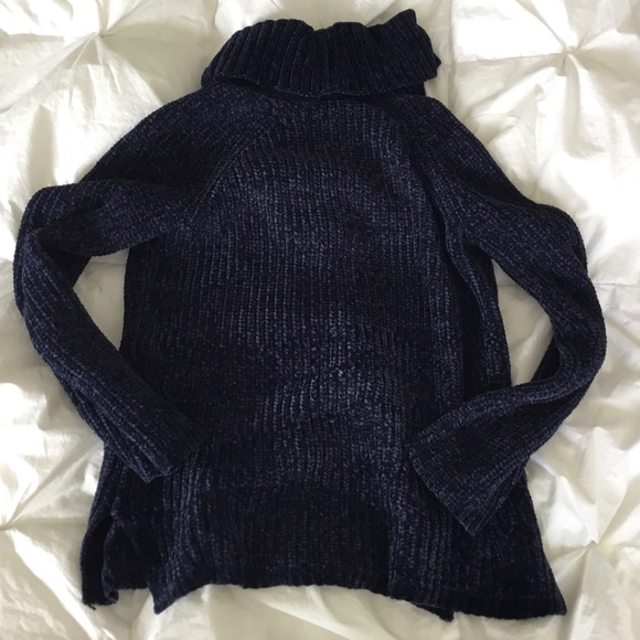 Lucky Brand cowl neck sweater. S oversized Excellent condition, Extremely Cozy! - Picture 2 of 7